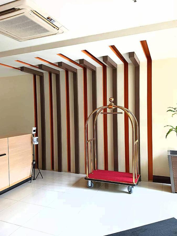 The Palm Tree Condotel Manila Airport Exteriör bild