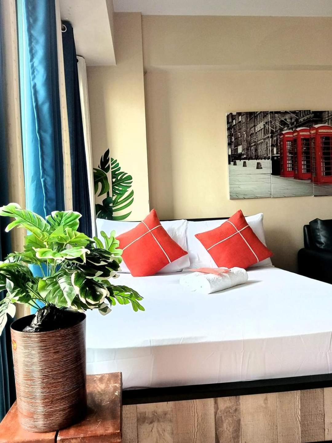 The Palm Tree Condotel Manila Airport Exteriör bild